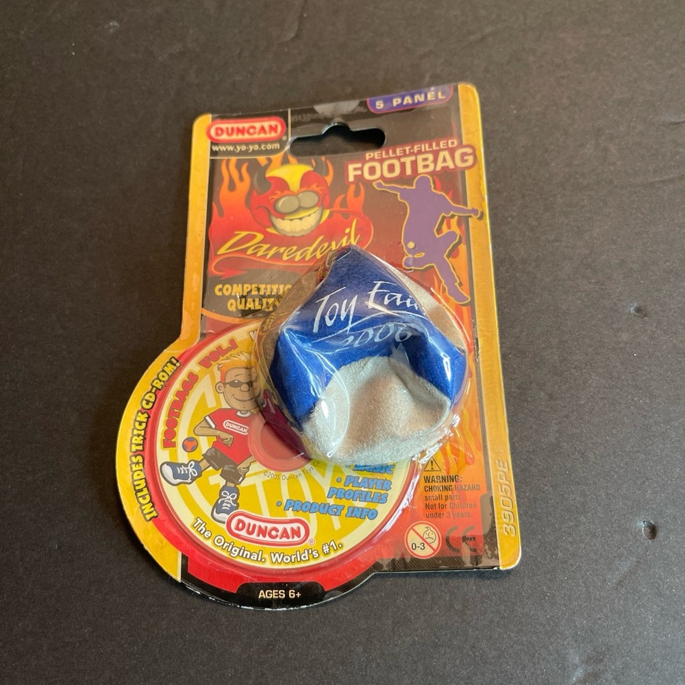 Duncan Toy Fair 2006 Pellet Filled Dare Devil Footbag Hackey Sack Ball
